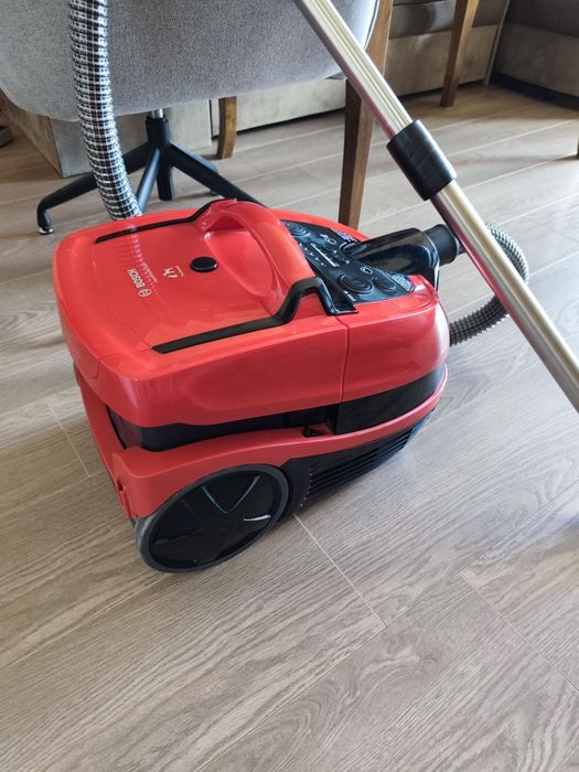 Прахосмукачка BOSCH