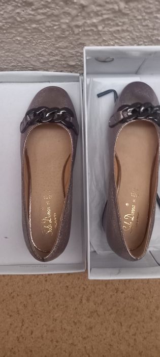 Pantofi aurii cu toc