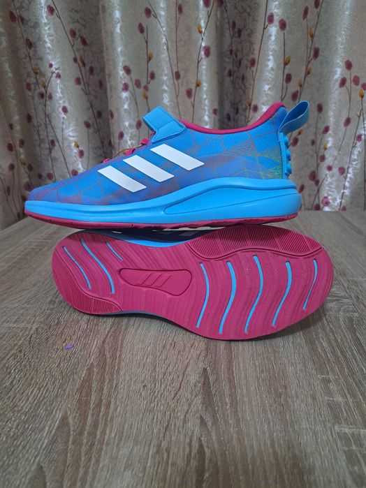 Кроссовки женские Adidas ОРИГИНАЛ. Новые.