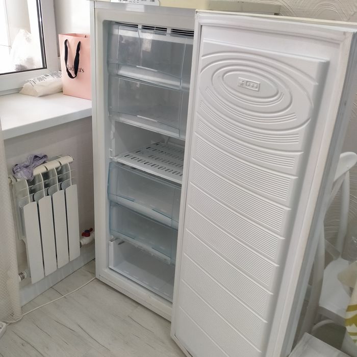 Продам морозильник Nord