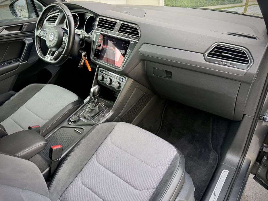 Volkswagen Tiguan R-Line 2.0TDI 190 CP 4X4! Garantie 12 Luni