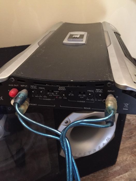 Statie + Subwoofer JBL profesionala 3000 W / boxe / amplificator