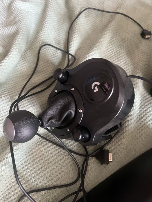 Продам руль Logitech G923