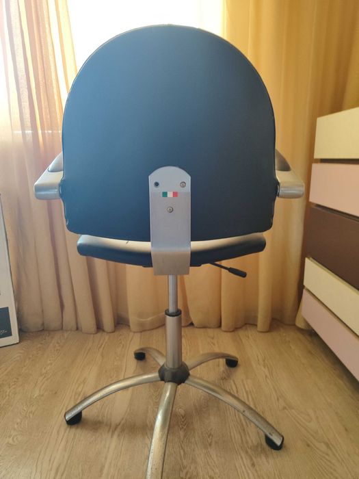 Професионален фризьорски стол – италиански, хидравличен