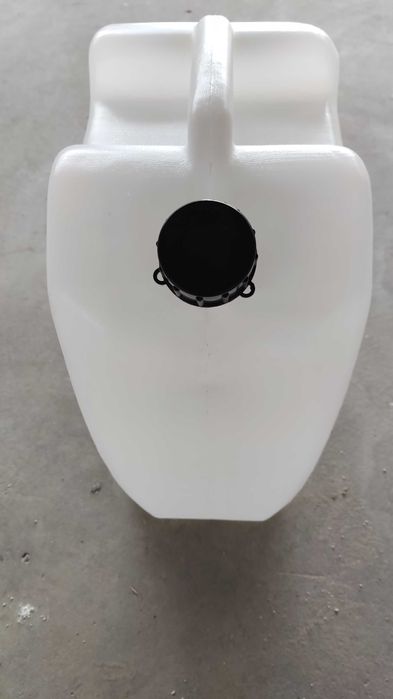 Туба пластмасова 20л.