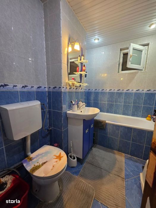 3 camere, decomandat, etaj 1, zona Favorit,  3 balcoane, renovat 2020