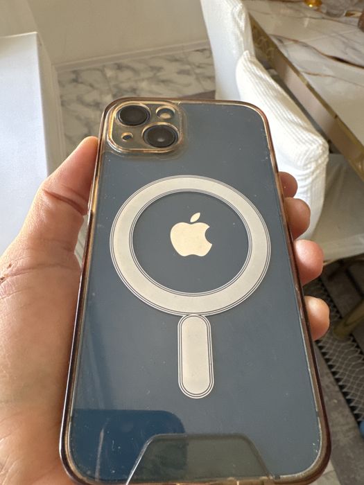 Продам Iphone 13, 2021 года