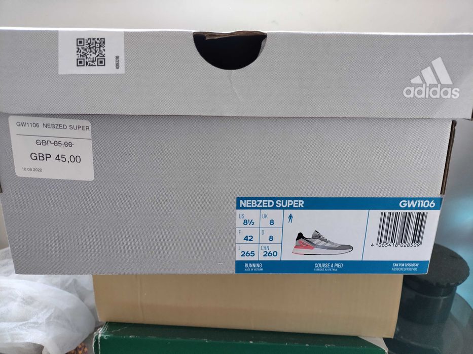 Мъжки обувки Adidas 42номер чисто нови