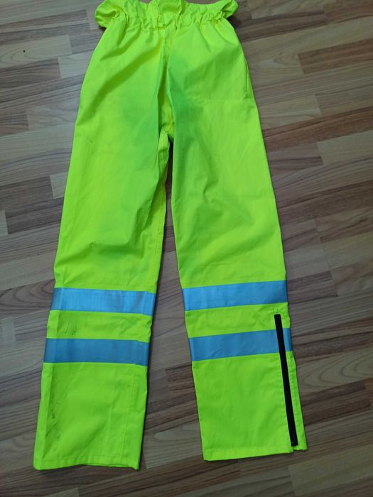 Pantaloni moto cauciucati împotriva intemperiilor