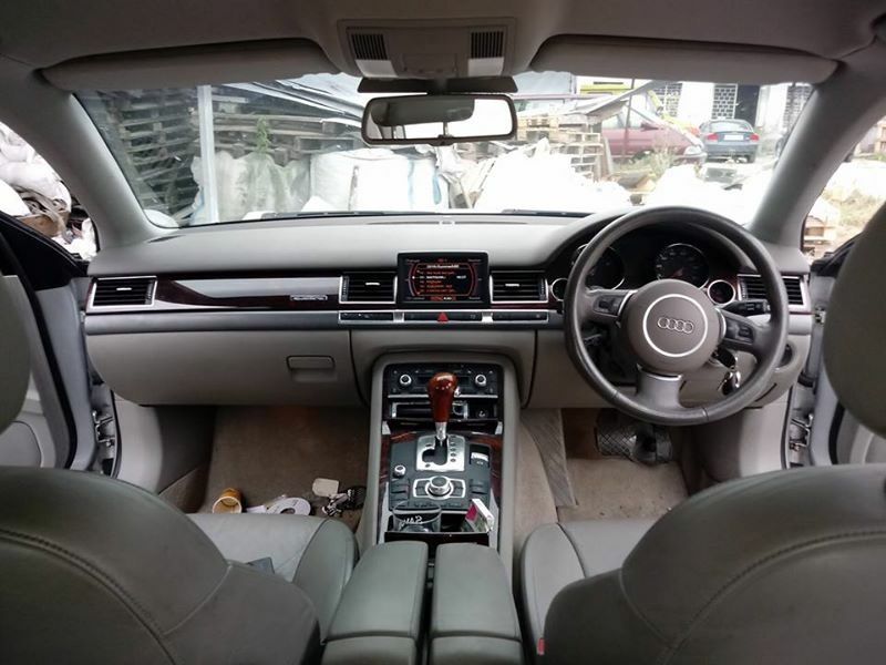 Ауди А8 д3 4.2 на части