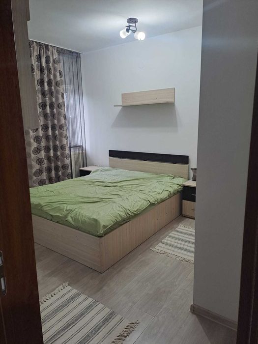 Inchiriez apartament