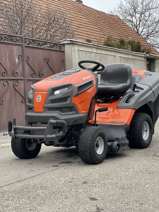 Tractoras de tuns iarba Husqvarna Profi