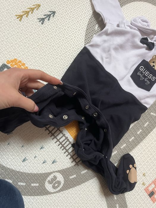 Бебешки гащеризон Guess