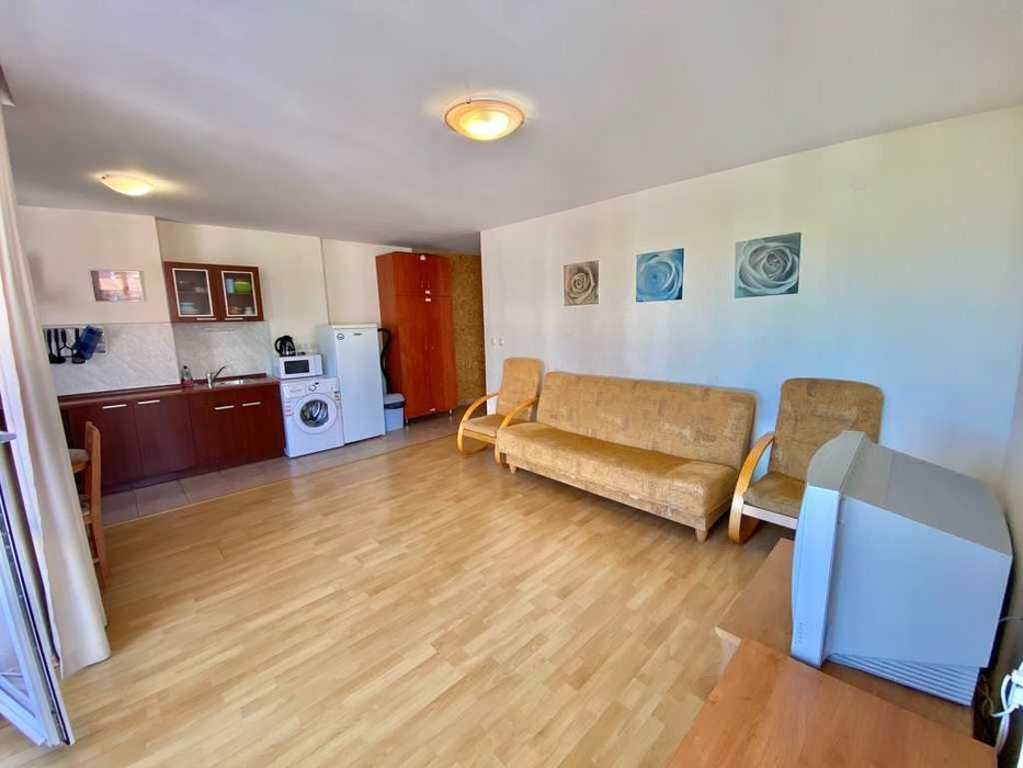 Продава се Двустаен апартамент в к.к. Елените - 82 кв.м за 560 €/кв.м - Снимка #1