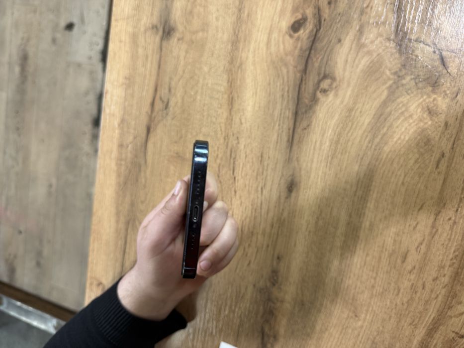 iPhone 12 с гарантией