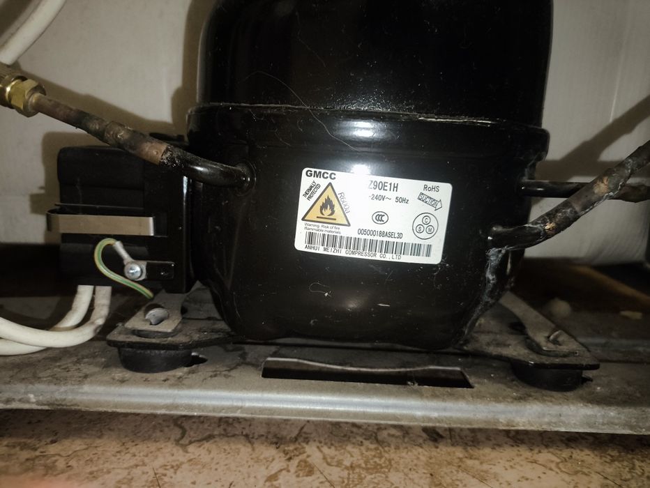 Холодильник Indesit SB200