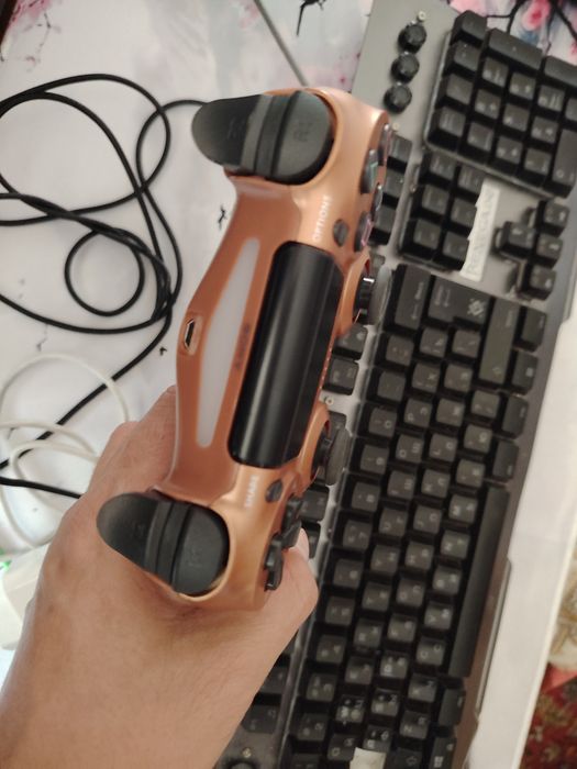 DualShock 4 v2 Геймпад PS4 (Бронза)  1:1