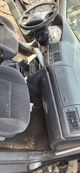 Dezmembrez Golf 4 .1,9 . Dizel  2004