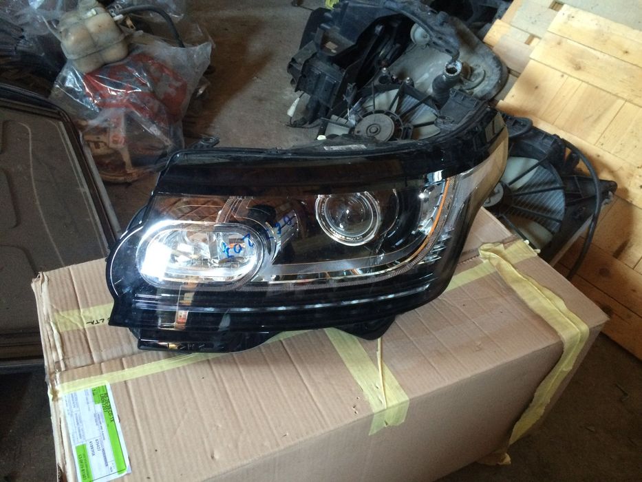 Range Rover Vogue 2012-16.m. Ляв фар комплект. Ксенон.