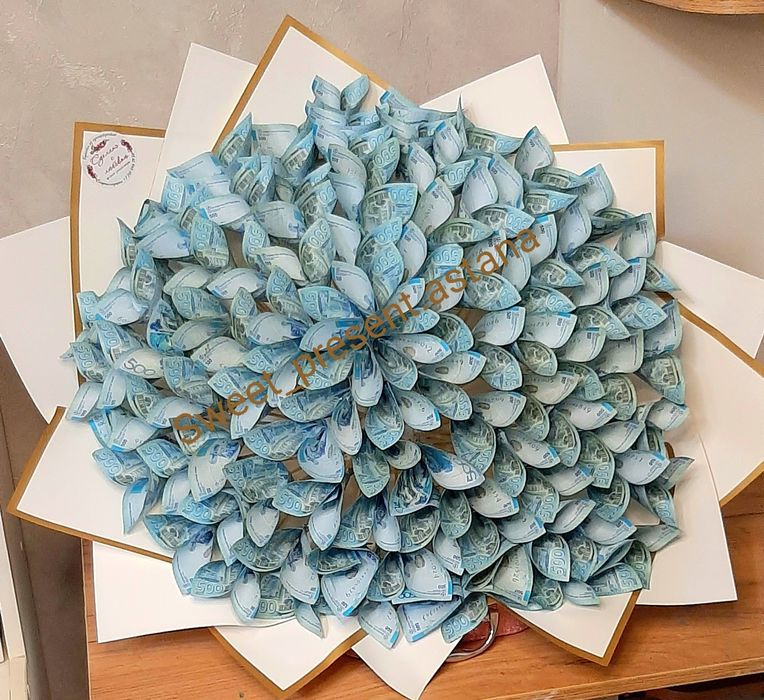 Денежный букет. Букет из денег.