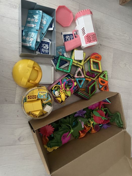 Комплект игр и пузыри