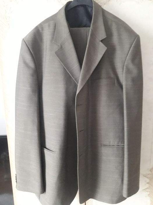 Vand costum barbatesc verzui material calitate foarte buna marimea 60