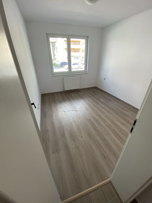 Spatiu/Apartament nemobilat de inchiriat | Zona centrala | Floresti