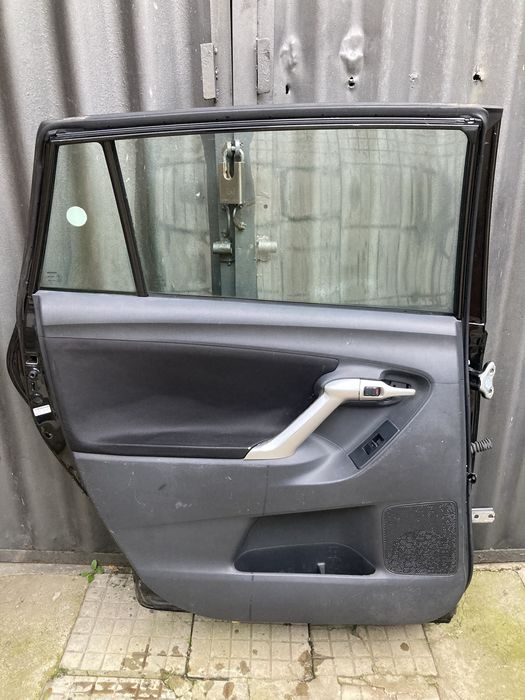 Задна лява врата за Тойота Версо/Toyota Verso 09-14г
