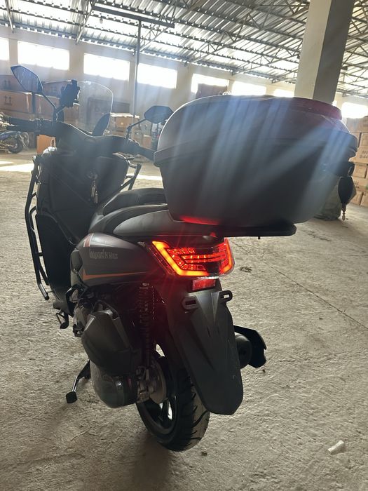 TEZZA N-MAX EFI 150 куб.— бензиновый скутер