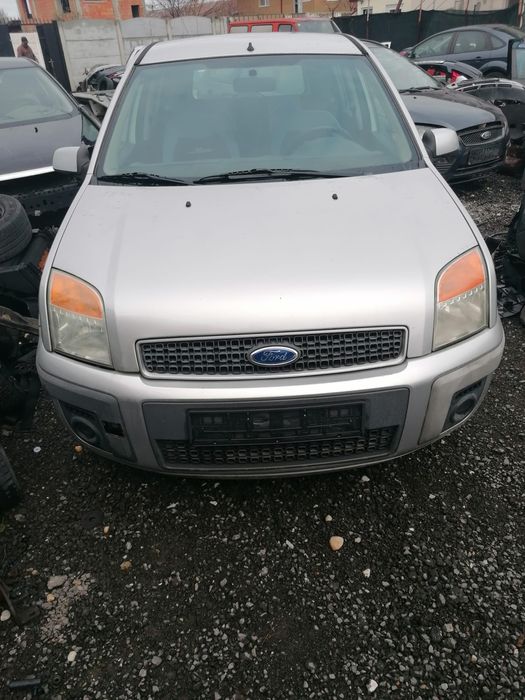 Capota aripa usa far geam trager Ford Fusion