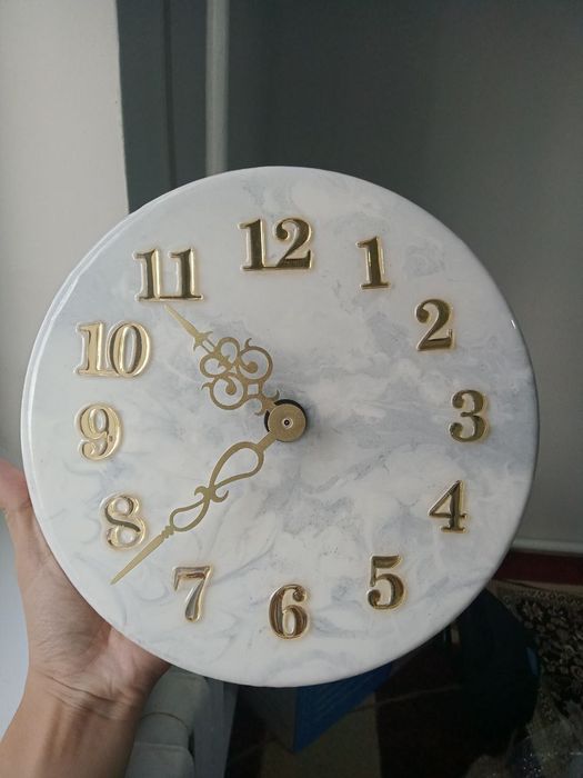 Часы из эпоксидной смолы