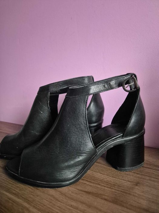 Сандали на платформа