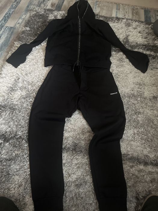 Moncler мъжки екип
