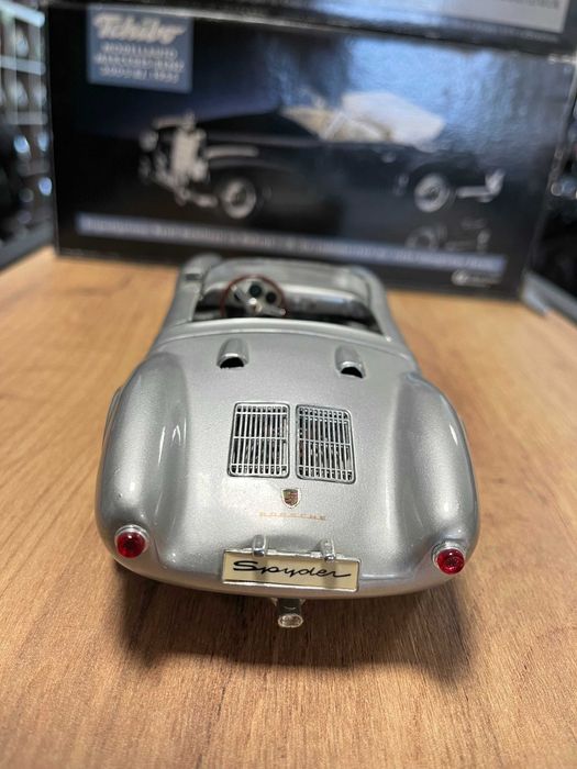 Метална колекционерска колички MAISTO PORSCHE 550 SPYDER мащаб 1:18