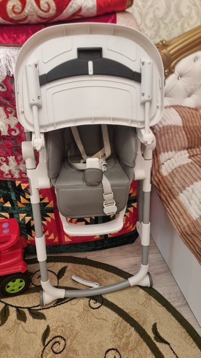 Срочно продам столик детскую