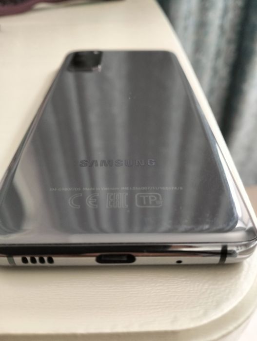 Телефоны смартфоны Samsung s20