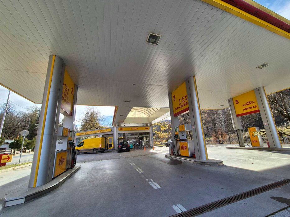 Бензиностанци и търговски обект в Рибарица/Тетевен !