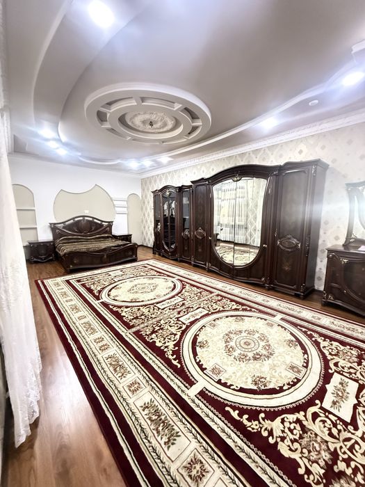 Yunusoboddan 6 sotixli hovli