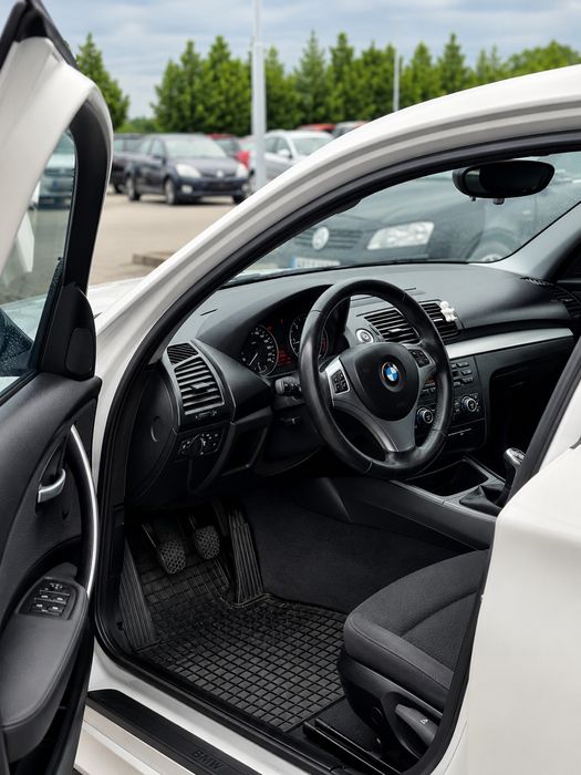 BMW 116d 2010 • EURO 5 • Consum 4-5% • IMPECABIL • Recent adus