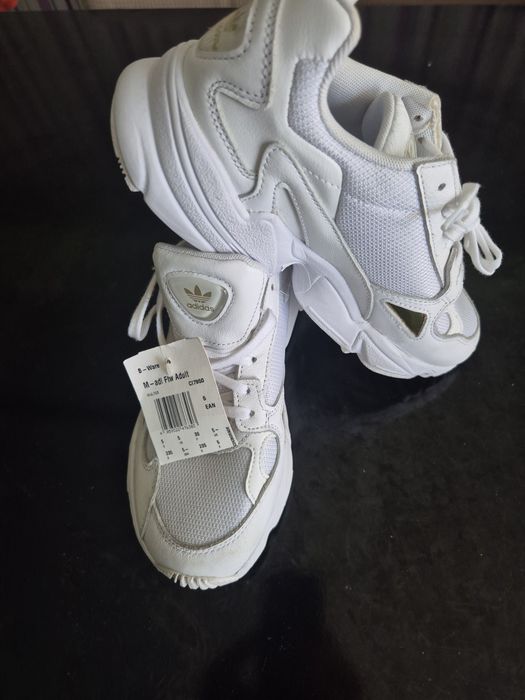Adidas dama nr 38 nou cu eticheta