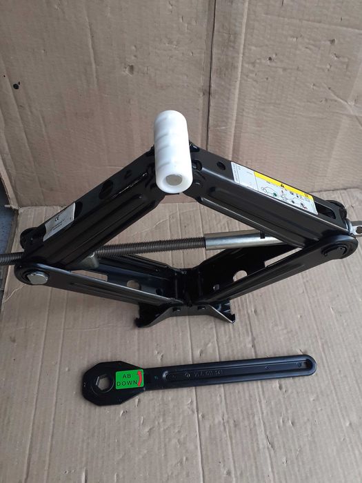 Cric AUDI Q8, Q7, VW Touareg,PORSCHE Cayenne