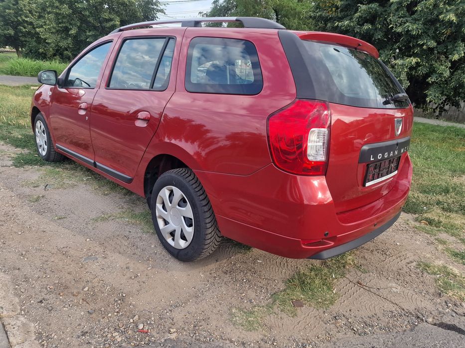Dacia Logan MCV cu clima și navigație