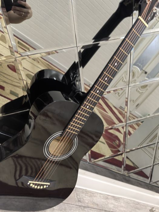Гитара акустикалық почти новая
