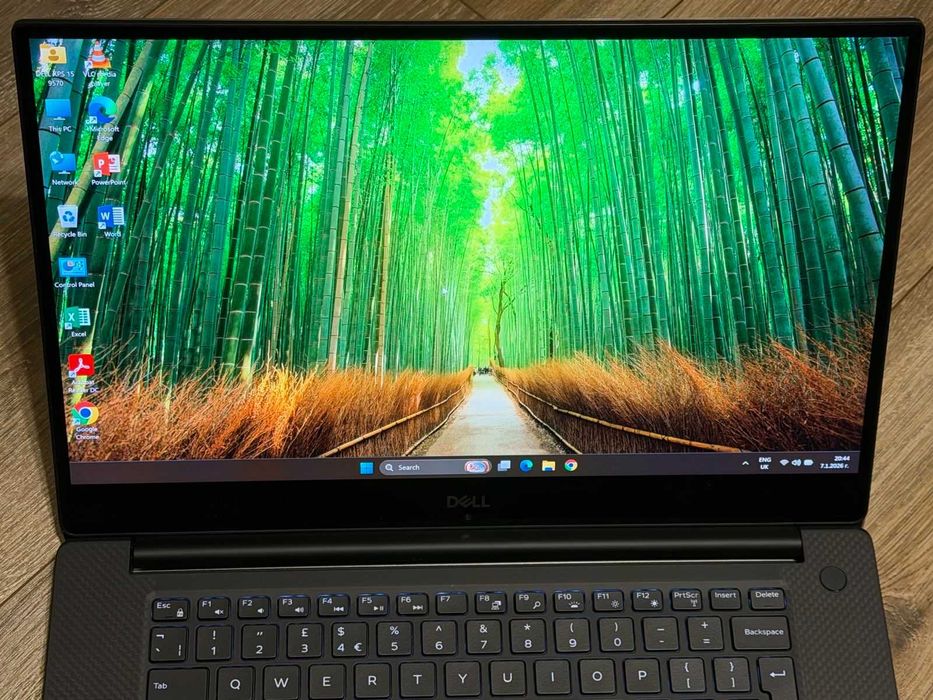 Dell XPS 9570 i7/32RAM/512GB SSD/4k touchscreen