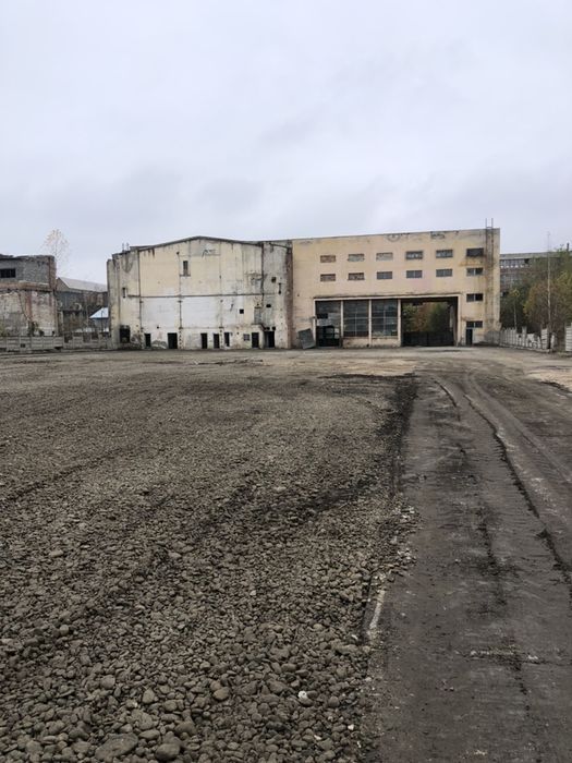 Vand / inchiriez teren & hala 15.000 mp acces cale ferata