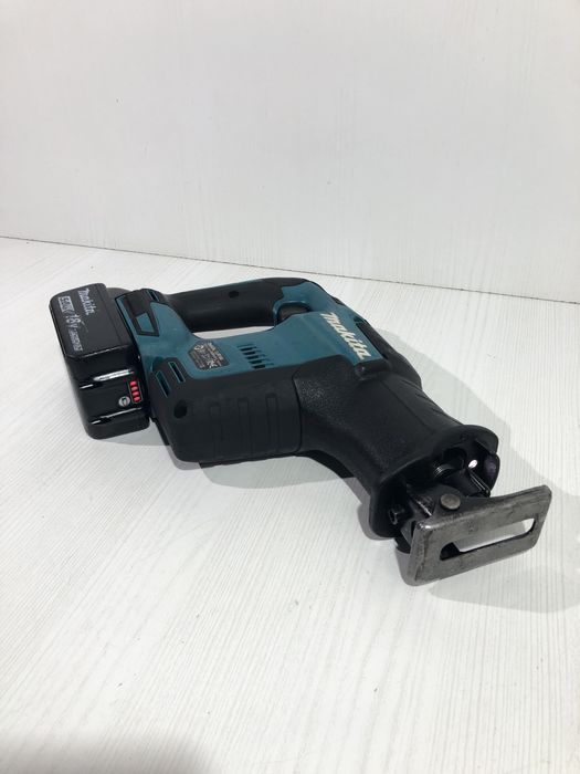 Fierăstrău sabie Makita DJR 188