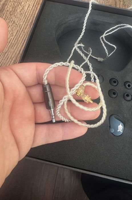 Слушаки Meze Audio RAI Penta – почти нови, топ Hi-Fi IEM