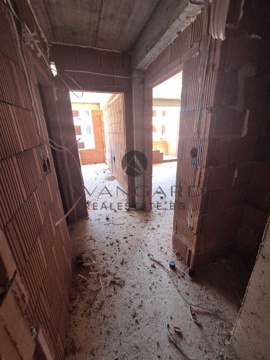 Продава се Двустаен апартамент в Пловдив, Остромила - 60 кв.м за 1334 €/кв.м - Снимка #8