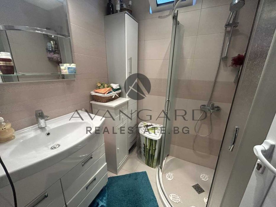 Продава се Тристаен апартамент в Пловдив, Христо Смирненски - 82 кв.м за 1952 €/кв.м - Снимка #5