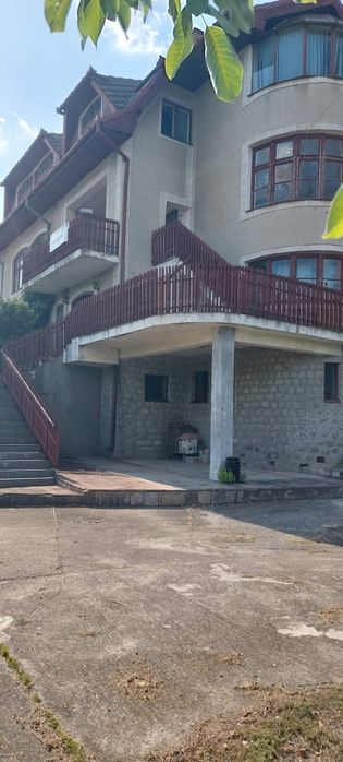 De vânzare casă cu teren